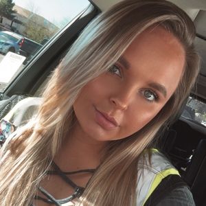 Meet your Posher, Trenia